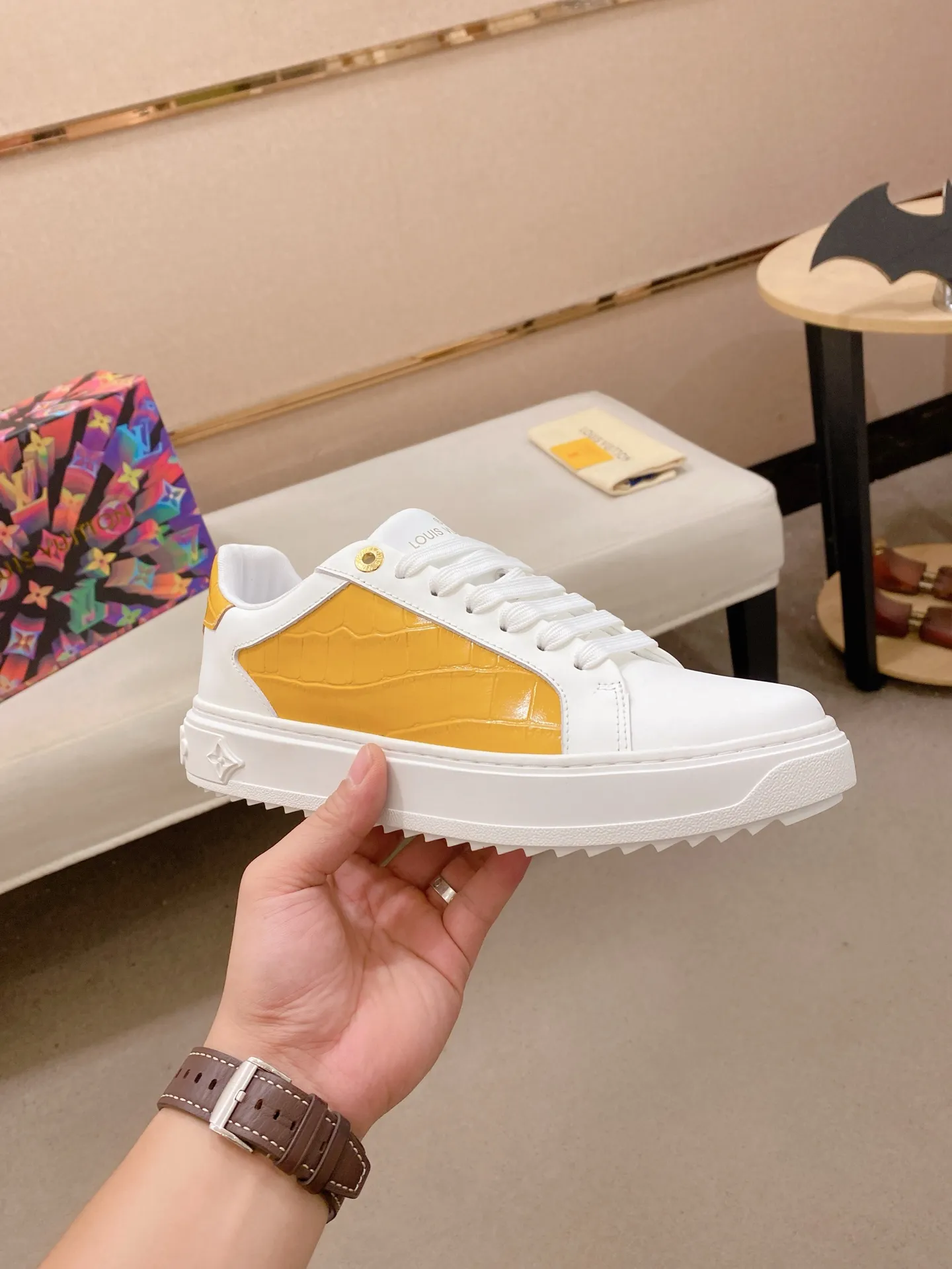 Men's shoes💰: 540💰(Niuli: full package) louis vuitton (Louis Vuitton/lv) top 🔍🔍 new models are on sale at the same time at the counter. The upper 🇮🇹 is imported from Italy, first-layer cowhide, and the lining is fully imported cowhide. 💪💪, completely 1⃣️ to 1 ⃣️Re-engraved🇮🇹💪💪, ⚠Sole: The original sole is specially provided by the original factory, the exclusive movable molded sole is super comfortable, ⚠The original factory follows the order, 🔍🔍high quality, you can enter and exit the counter at will, welcome to compare⚠. Code number:38-44